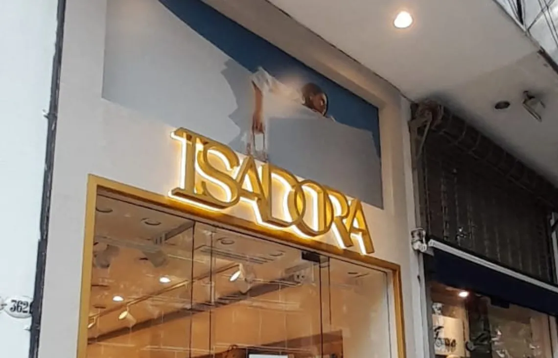 ISADORA CABELLO